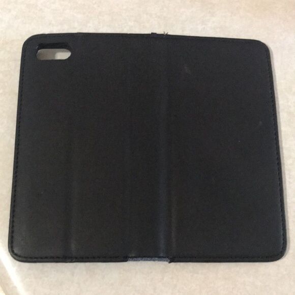 Leather magnetic iPhone 7 carrying case - Picture 4 of 4